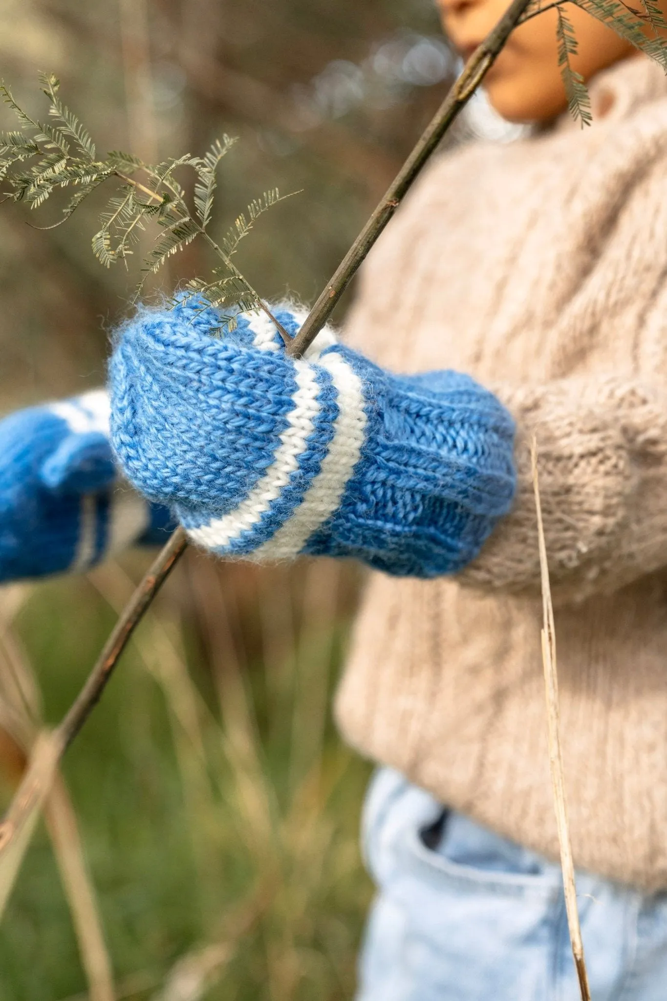 80's Mittens Blue