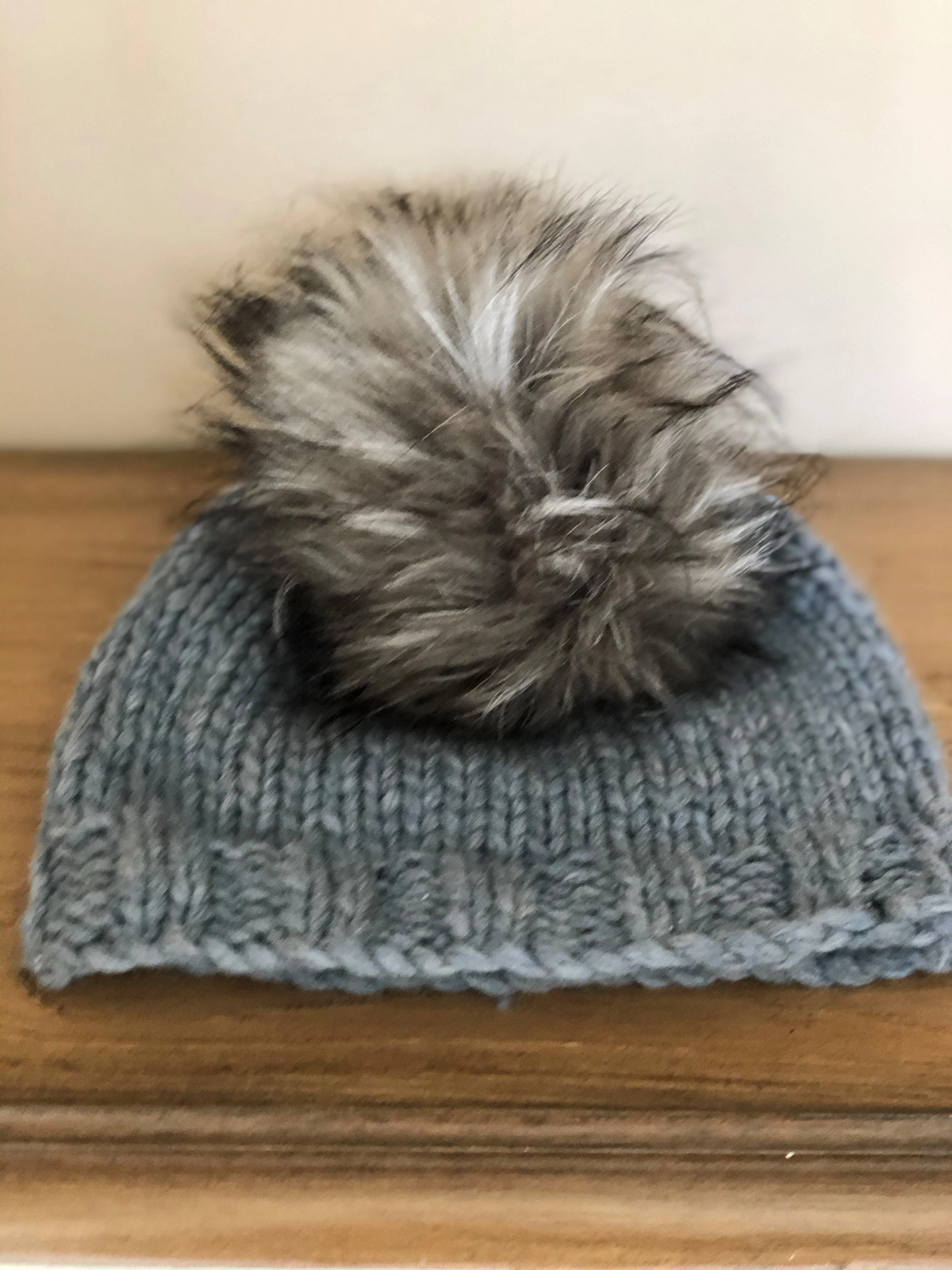 Ushya Super Bulky Pompom Hat Kit