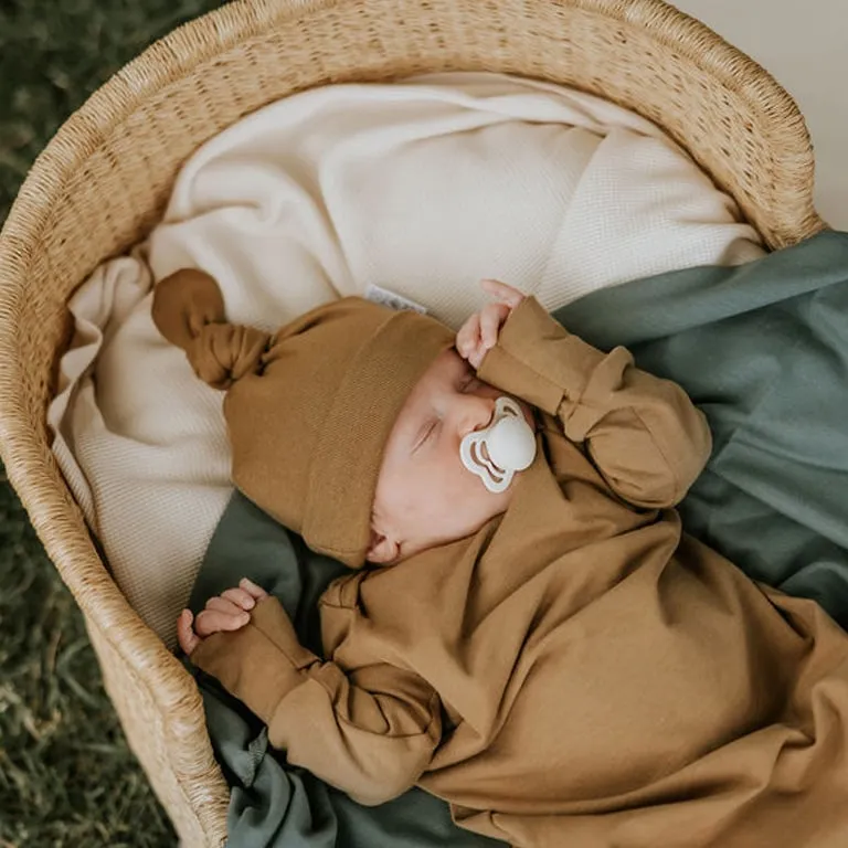 Zak & Zoé - Bonnet Nouveau-Né||Zak & Zoé - Newborn Knotted Hat